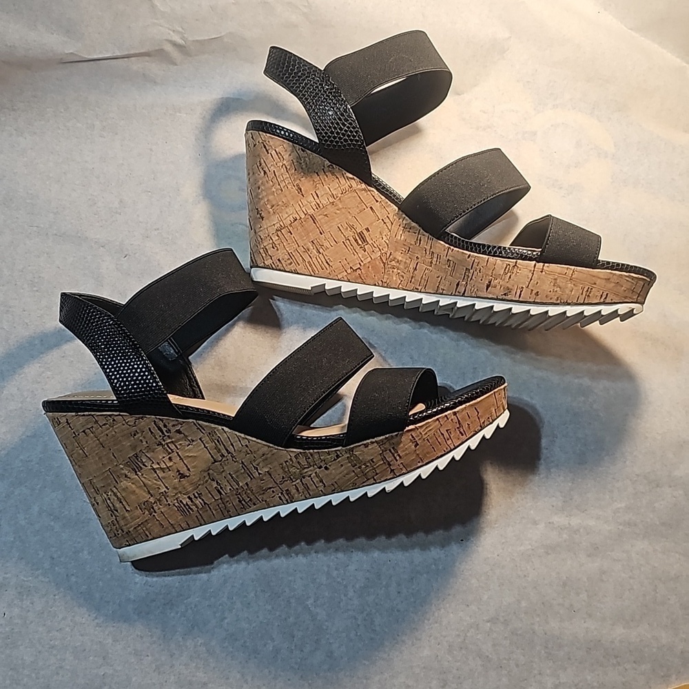 Women's Comfort est 1946 Wedged Sandals Like New